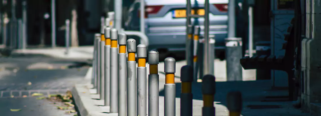 Safe and Convenient Retractable Barrier Column Systems for Properties in Tarpon Springs, FL